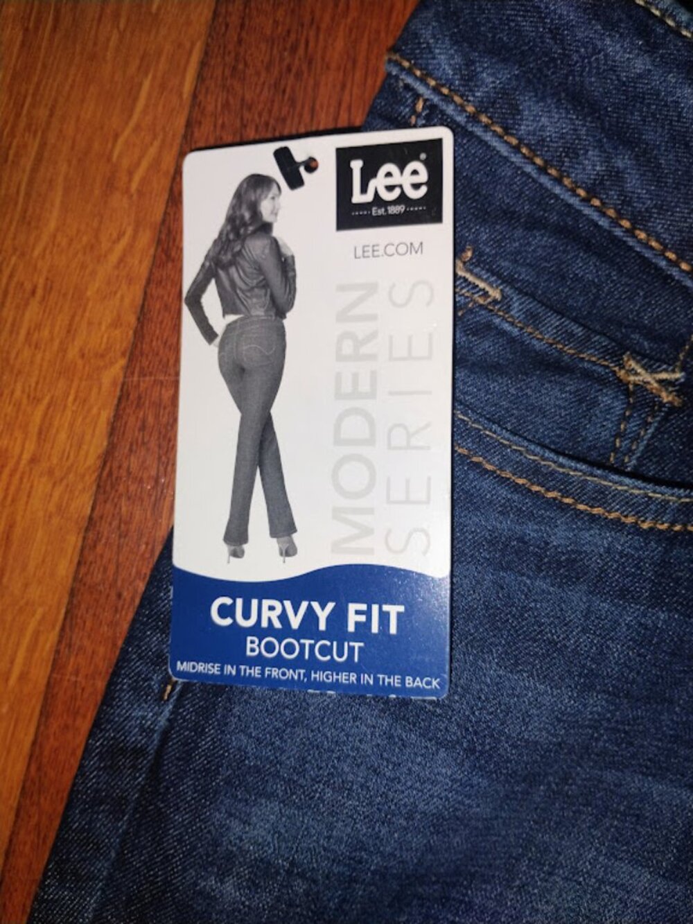 NWT Lee Modern Series Curvy Fit Bootcut Jeans Womens 8 SHORT, No Gap Waistband - Picture 3 of 5